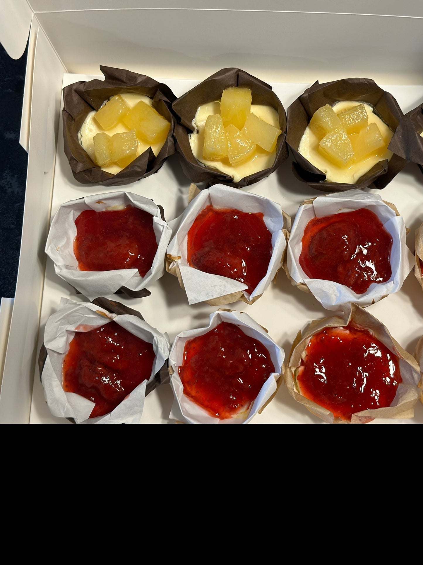 Dainty Bites 12 Pack Mini Cheesecakes