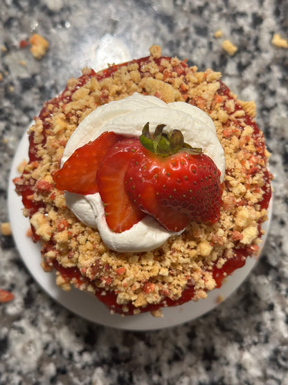 Strawberry Crumble Cheesecake